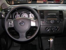 Nissan представил в Детройте Versa-2007 - 