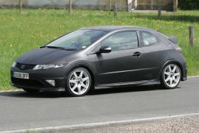 Honda Civic Type-R проходит доводочные тесты - 