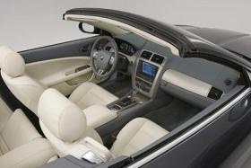 Jaguar XKR будет доступен в двух типах кузова - купе и кабриолет - 