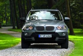 BMW анонсировала начало продаж новых внедорожников X3 и X5 в России - 