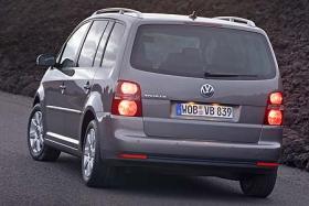 Volkswagen покажет в Париже обновленную версию VW Touran - 