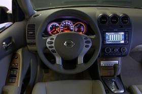 Состоялась мировая премьера гибридного седана Nissan Altima - 