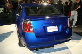 Nissan представил в Лос-Анджелесе Sentra SE-R Spec V - 