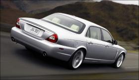 Jaguar обновил легендарный седан XJ - 