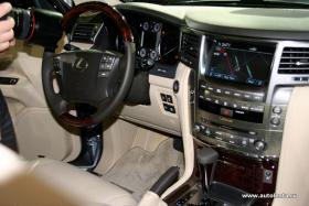 Премьера нового поколения внедорожников Lexus LX 570 - 