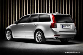Volvo во вторник представила обновленные версии седанов S40 и V50 - 